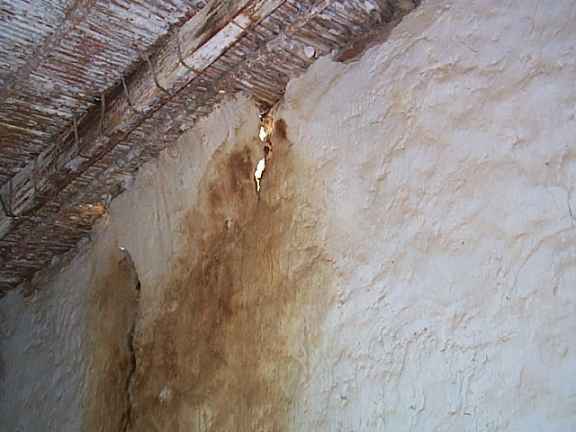 gable_insidel.jpg (21585 bytes)
