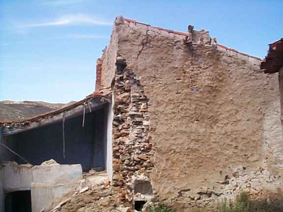 gablel.jpg (26418 bytes)
